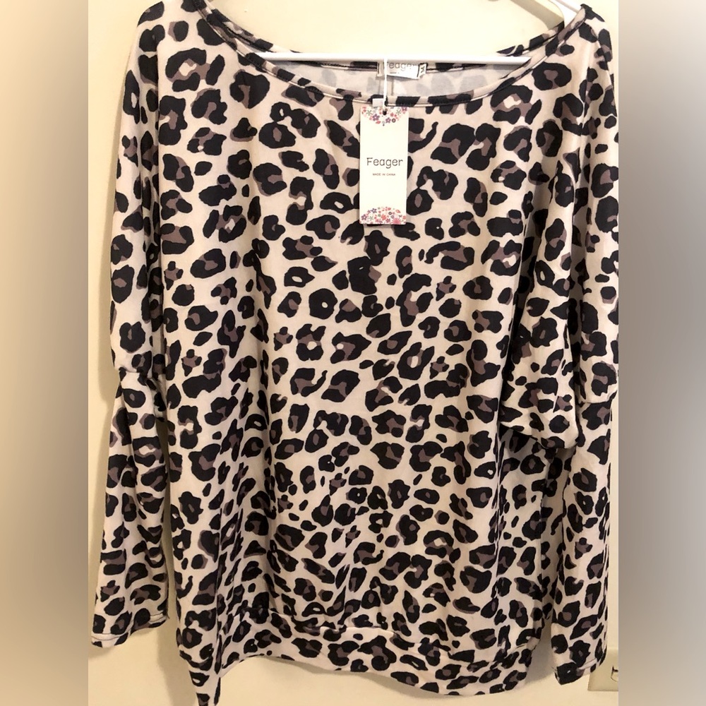 Cheetah knit Top